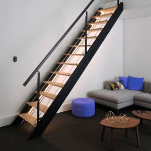 Escalier intérieur droit bois noir SPARK - Kordo
